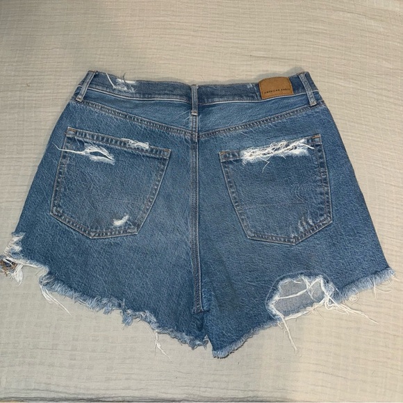 NWOT AMERICAN EAGLE 90’s HIGHEST RISE BOYFRIEND SHORTS SIZE 8 - Picture 2 of 4